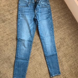 Women's American eagle jeans